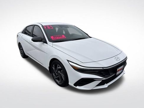 Certified 2025 Hyundai Elantra Sport FWD image 7
