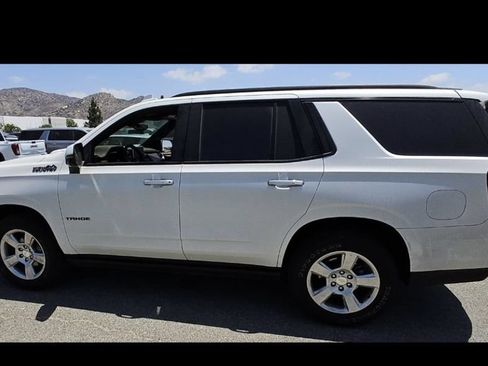Used 2024 Chevrolet Tahoe High Country AWD/4WD image 3
