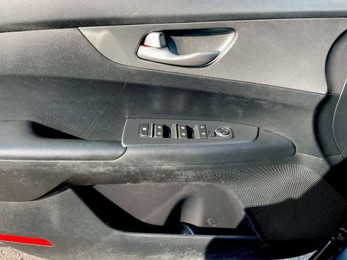 Used 2019 Kia Forte LXS image 27