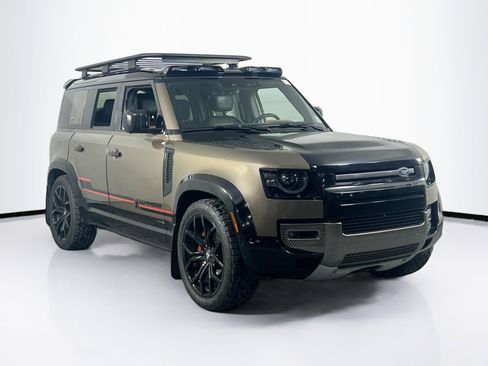 Used 2021 Land Rover Defender 110 X image 3