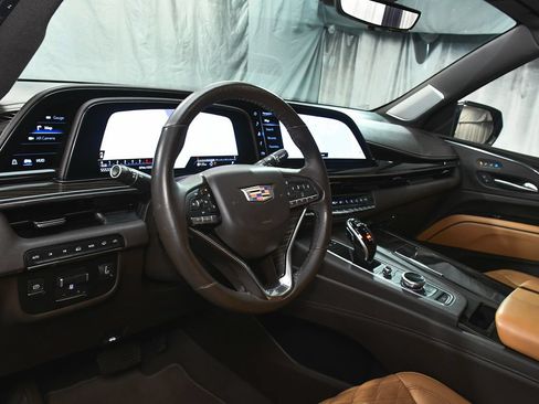 Used 2021 Cadillac Escalade Premium Luxury w/ Driver Assist Tech Package AWD/4WD image 20