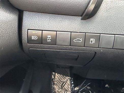 Used 2018 Toyota Camry XLE image 21