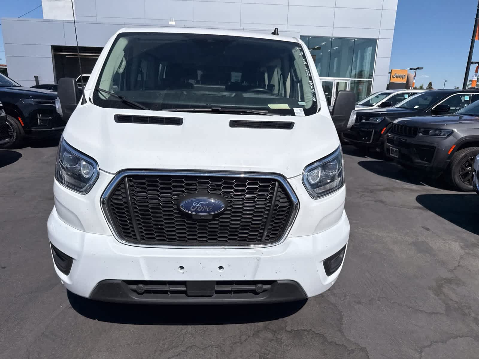 Used 2023 Ford Transit 350 XLT RWD image 4