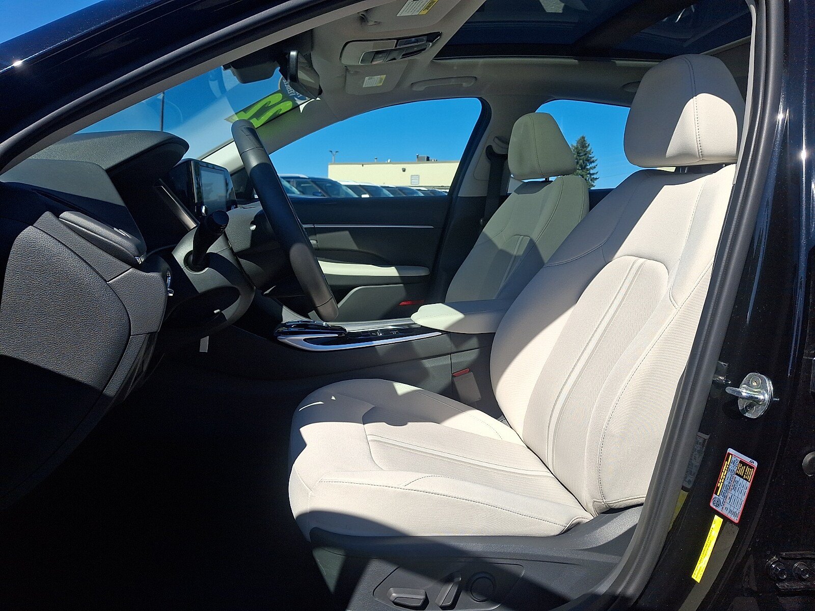 Certified 2022 Hyundai Sonata SEL w/ Convenience Package FWD image 14