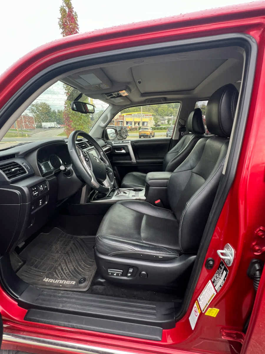 Used 2015 Toyota 4Runner Limited AWD/4WD image 17