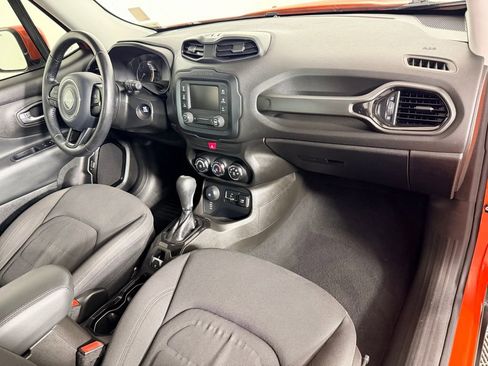 Used 2017 Jeep Renegade Altitude image 27