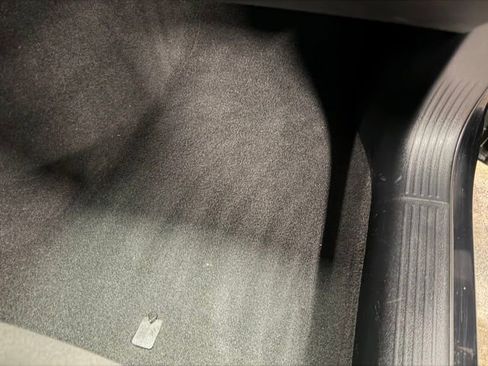 Used 2021 Dodge Challenger SXT image 27