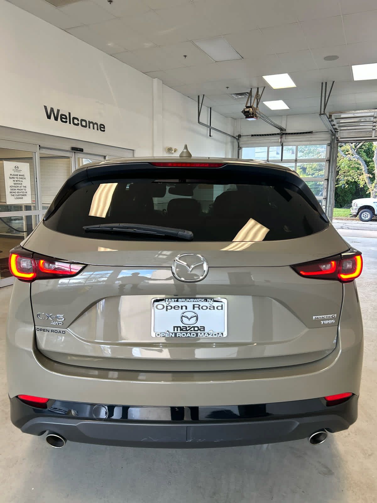 Certified 2024 MAZDA CX-5 Carbon Edition AWD/4WD image 5