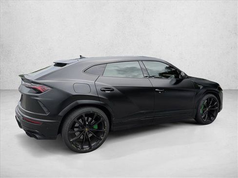 Used 2022 Lamborghini Urus AWD/4WD image 5