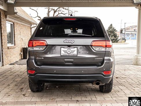 Used 2020 Jeep Grand Cherokee Laredo image 12