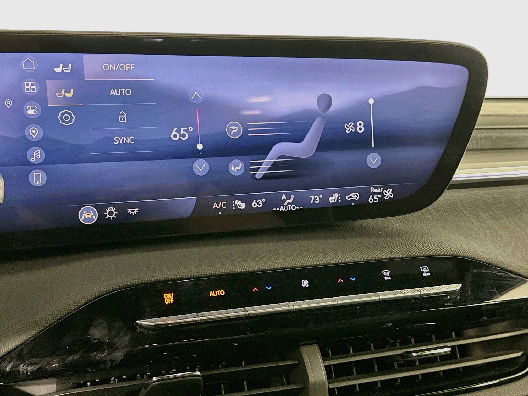 Used 2025 Buick Enclave Preferred FWD image 24