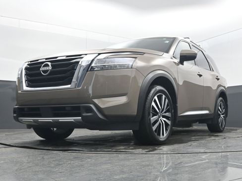 Certified 2024 Nissan Pathfinder Platinum w/ Cargo Package image 25