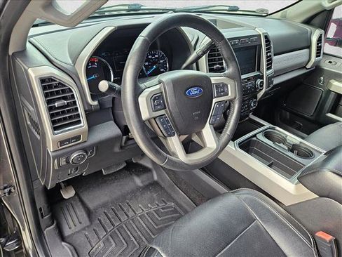 Used 2018 Ford F250 Lariat w/ Lariat Value Package AWD/4WD image 9