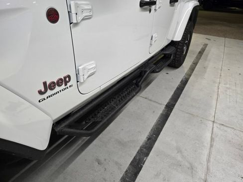 Certified 2026 Jeep Gladiator Rubicon AWD/4WD image 13