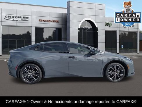 Used 2024 Toyota Prius XLE image 2