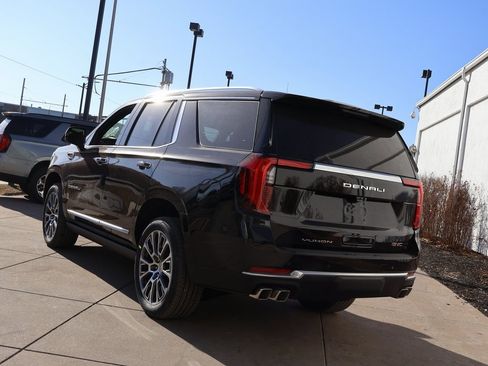 New 2026 GMC Yukon Denali w/ Denali Reserve Package image 3