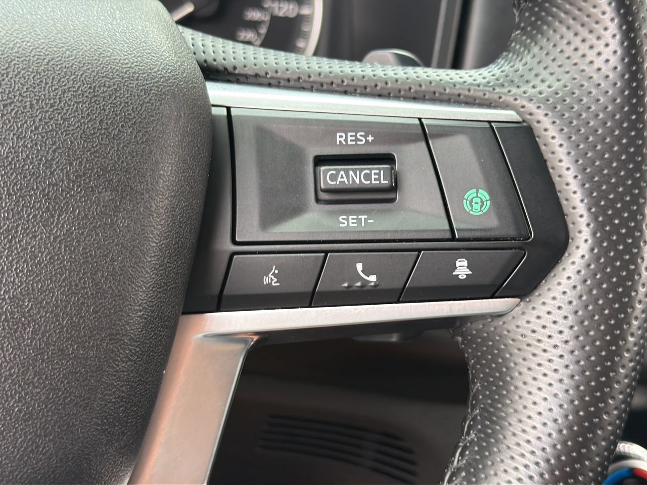 Used 2025 Mitsubishi Outlander SE FWD image 24