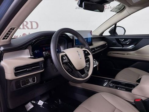 New 2026 Lincoln Corsair Premiere image 9