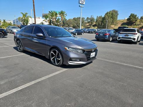Used 2018 Honda Accord Sport image 3