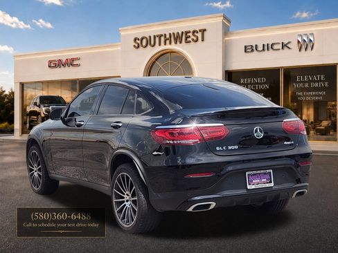 Used 2020 Mercedes-Benz GLC 300 4MATIC Coupe image 4