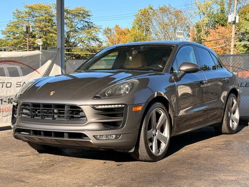 Used 2017 Porsche Macan GTS image 3