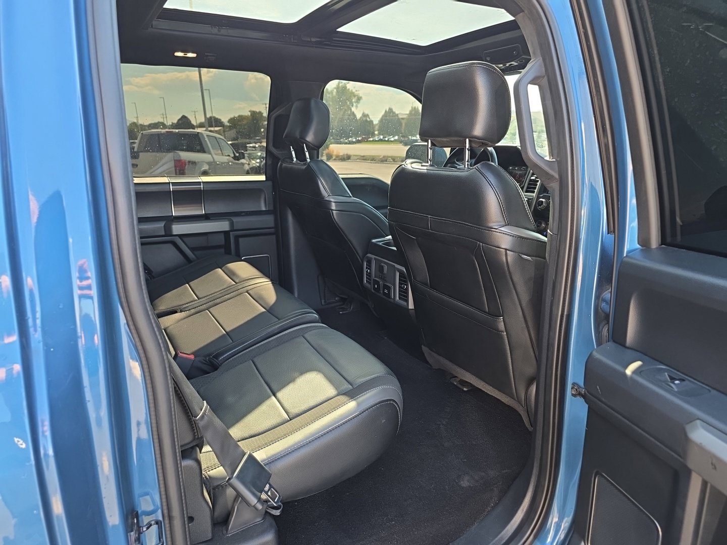 Used 2020 Ford F150 Raptor w/ Equipment Group 802A Luxury AWD/4WD image 17