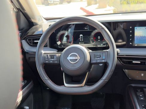 Used 2025 Nissan Kicks SR FWD image 23