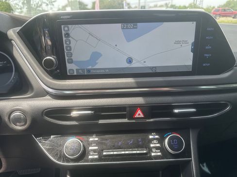 Used 2021 Hyundai Sonata Limited w/ Preferred Accessory Package FWD image 12