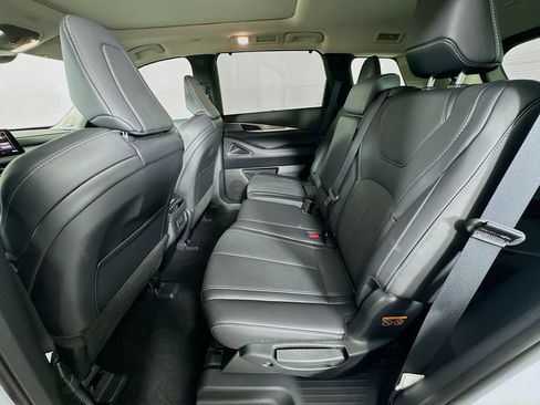 Certified 2026 INFINITI QX60 Luxe w/ Cargo Package FWD image 31