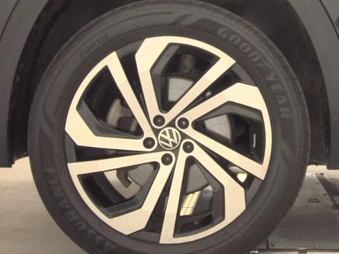 Used 2023 Volkswagen Atlas Cross Sport SEL AWD/4WD image 11