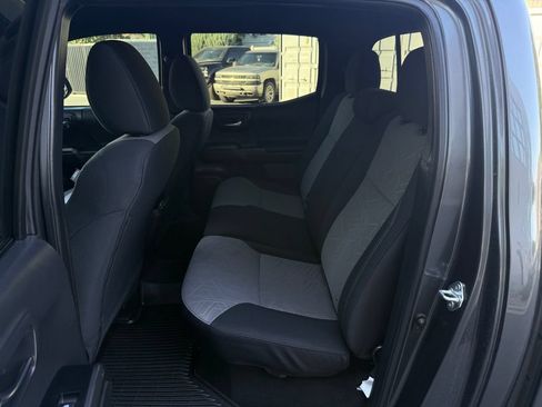 Used 2022 Toyota Tacoma TRD Sport w/ Technology Package AWD/4WD image 34