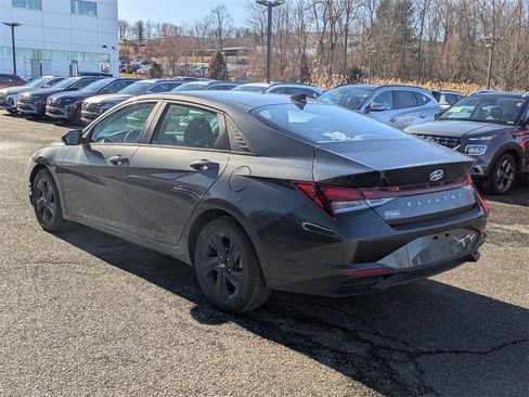 Certified 2023 Hyundai Elantra SEL image 4
