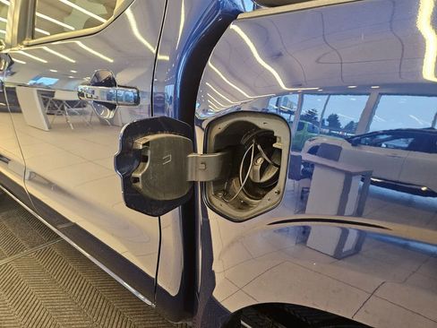 Certified 2022 Nissan Frontier SV image 32