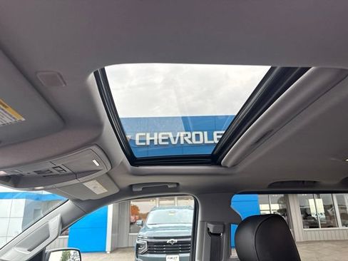 Used 2018 Chevrolet Silverado 1500 LTZ Z71 w/ LTZ Plus Package AWD/4WD image 13