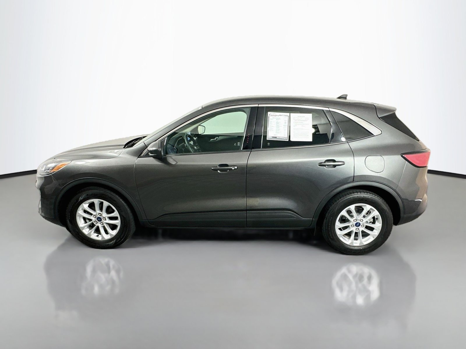 Used 2020 Ford Escape SE FWD image 4