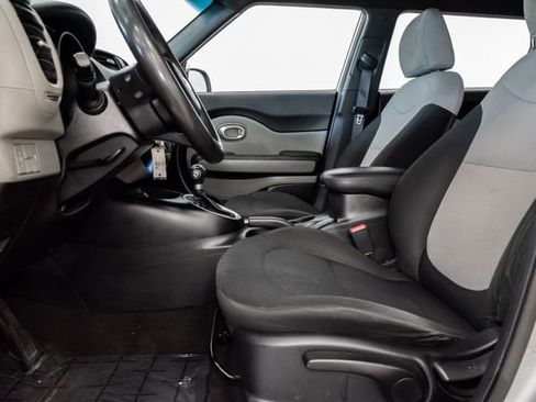 Used 2015 Kia Soul FWD image 8