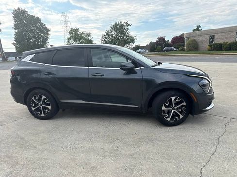 Used 2024 Kia Sportage EX FWD image 8