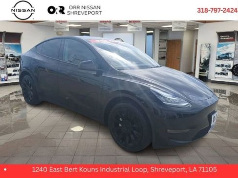 Used 2023 Tesla Model Y Long Range image 3
