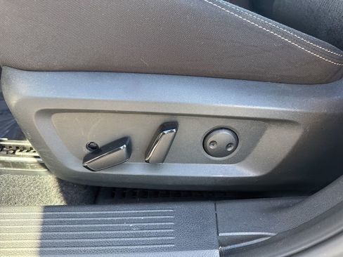Used 2024 Nissan Rogue SV AWD/4WD image 10