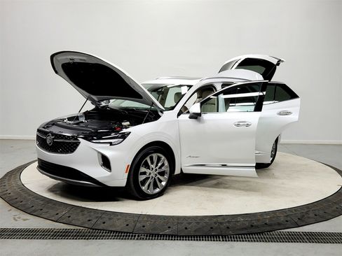 Used 2023 Buick Envision Avenir image 11