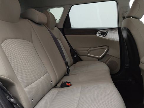 Used 2021 Kia Soul LX image 19