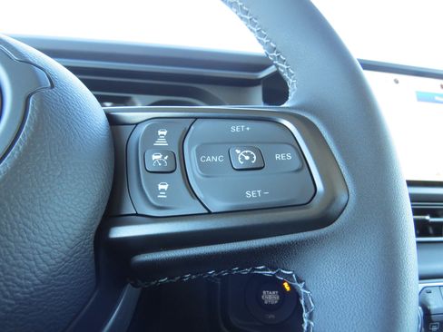 New 2025 Jeep Wrangler Unlimited Rubicon w/ XTREMEE 35" Tire Package image 24