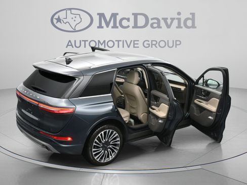 Used 2022 Lincoln Corsair Reserve w/ Equipment Group 201A AWD/4WD image 9