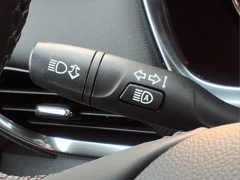 Used 2023 Chevrolet Traverse Premier AWD/4WD image 29