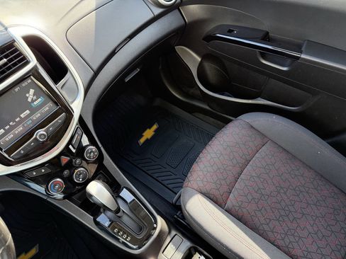 Used 2017 Chevrolet Sonic LT w/ Convenience Package image 21