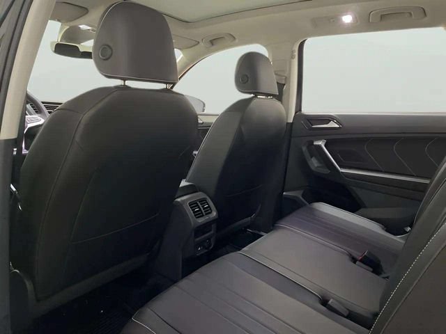Used 2023 Volkswagen Tiguan SE w/ Panoramic Sunroof Package FWD image 68