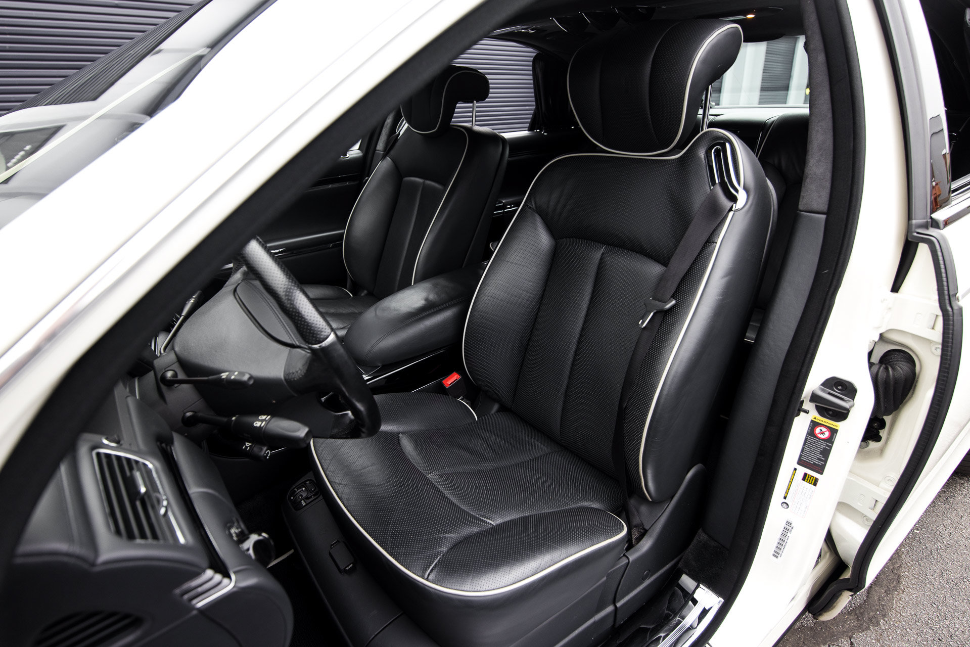 Used 2008 Maybach 57 S RWD image 11