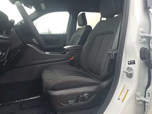 Certified 2024 Jeep Grand Cherokee Laredo X w/ Luxury Tech Group I image 9