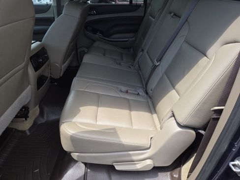 Used 2018 Chevrolet Suburban LT w/ LT Signature Package AWD/4WD image 16