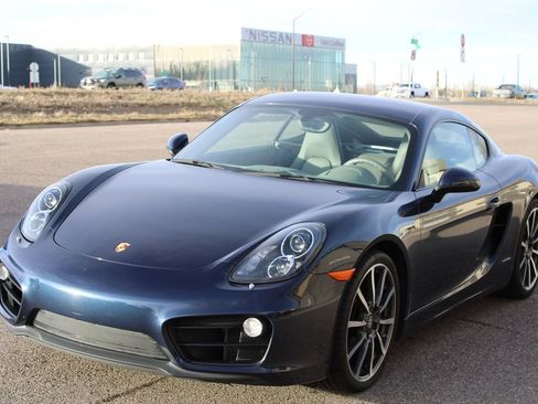 Used 2015 Porsche Cayman image 3